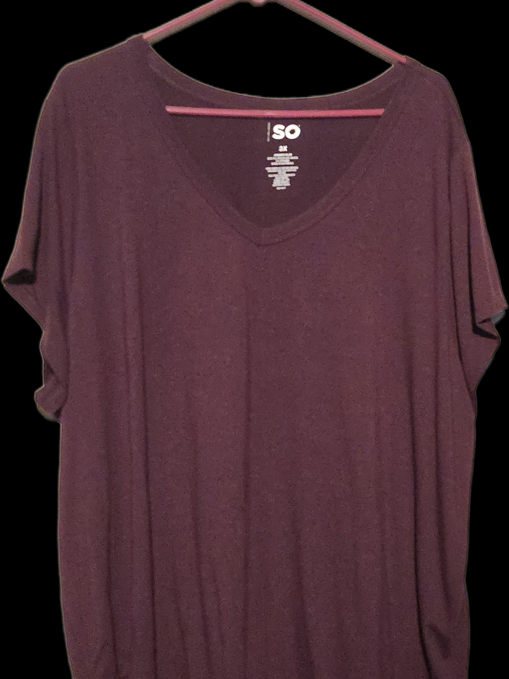 SO Women's V-Neck Short Sleeve Tee in Plum